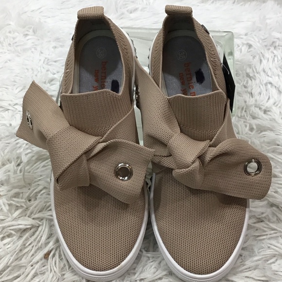 bernie mev. Amaryllis knit Taupe Slip-On Sneakers with Bow 38 NWT - Picture 1 of 12